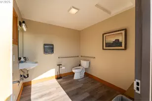 24730 SW Tile Flat Rd, Hillsboro, OR 97123 - Photo 21