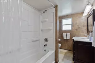 1562 NW Calkins Ave, Roseburg, OR 97471 - Photo 27