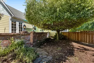 1562 NW Calkins Ave, Roseburg, OR 97471 - Photo 47