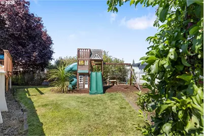 1562 NW Calkins Ave, Roseburg, OR 97471 - Photo 43