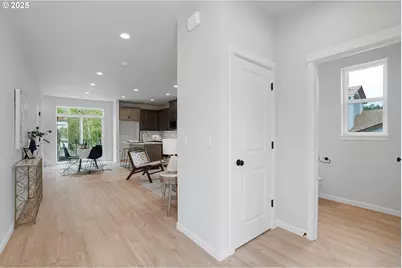 191 SE Acacia Dr, Gresham, OR 97080 - Photo 3