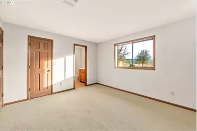 27725 Royal, Eugene, OR 97402 - Photo 23