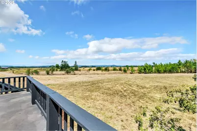 27725 Royal, Eugene, OR 97402 - Photo 27