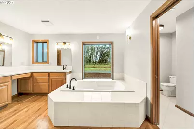 27725 Royal, Eugene, OR 97402 - Photo 17