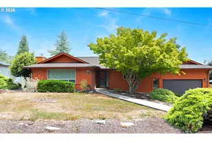 2219 NW Troost St, Roseburg, OR 97471 - Photo 1