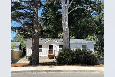 2328 Oak St, North Bend, OR 97459 - Photo 1