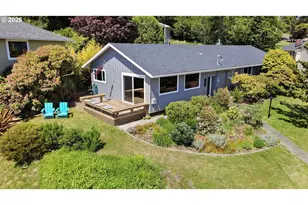 300 W Niagara Ave, Astoria, OR 97103 - Photo 1