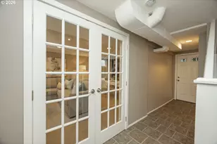 515 NE Floral Pl, Portland, OR 97232 - Photo 35
