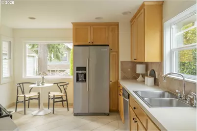 515 NE Floral Pl, Portland, OR 97232 - Photo 17