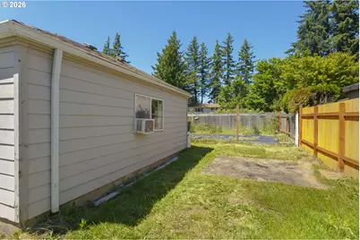 915 NE 4th St, Gresham, OR 97030 - Photo 9