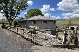 46083 Adams Rd, Pendleton, OR 97801 - Photo 1