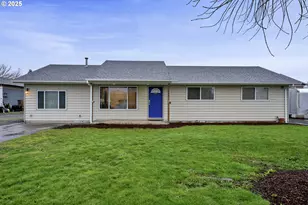 820 E 3rd St, Molalla, OR 97038 - Photo 1