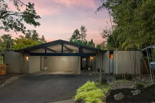 700 Pebble Beach Ct, Lake Oswego, OR 97034 - Photo 1