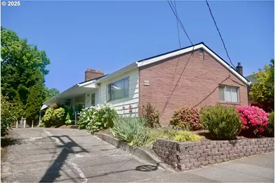 3023 SE Gladstone St, Portland, OR 97202 - Photo 1