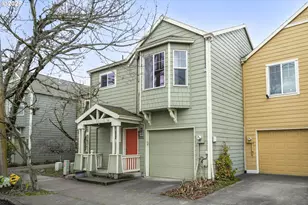 529 NE Russell St, Portland, OR 97212 - Photo 1