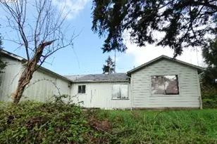511 9th Ave, Coos Bay, OR 97420 - Photo 1