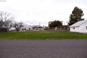 141 W Grande St, Union, OR 97883 - Photo 1