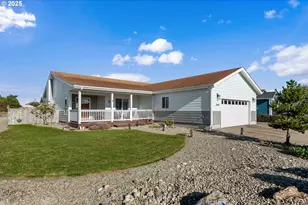 2669 Cedar Loop Dr, Bandon, OR 97411 - Photo 1