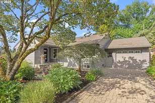 6452 SW Loop Dr, Portland, OR 97221 - Photo 1