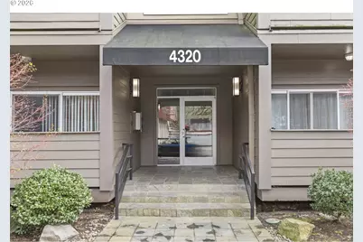 4320 S Corbett Ave #301, Portland, OR 97239 - Photo 1