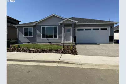 149 Coles Valley St, Sutherlin, OR 97479 - Photo 1