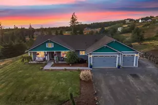 233 Powder Hill Dr, Kalama, WA 98625 - Photo 1