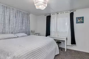 2201 N Menzies Dr, Portland, OR 97217 - Photo 25