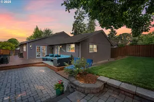 229 N 6th St, Carlton, OR 97111 - Photo 1