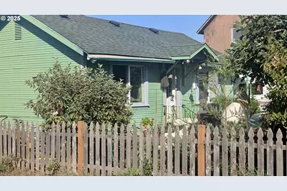 211 Ash St, Myrtle Point, OR 97458 - Photo 1