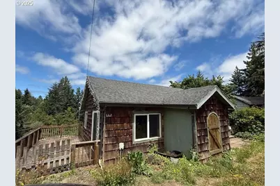 662 NE 8th St, Toledo, OR 97391 - Photo 1