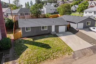 640 NE Polk St, Roseburg, OR 97470 - Photo 1