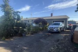 425 S 39th Pl, Springfield, OR 97478 - Photo 1