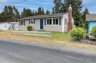 1412 170th Pl, Long Beach, WA 98631 - Photo 1