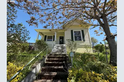 1063 SE Jackson St, Roseburg, OR 97470 - Photo 1