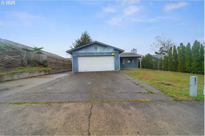 1924 Garfield St, North Bend, OR 97459 - Photo 1