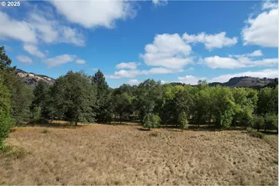 1942 Glengary Loop Rd, Roseburg, OR 97470 - Photo 1