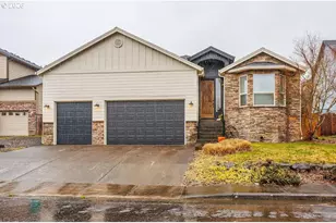 525 E 17th Cir, La Center, WA 98629 - Photo 1