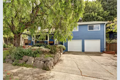 1124 SW Chestnut Dr, Portland, OR 97219 - Photo 1