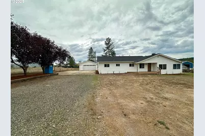 1858 Old Town Loop Rd, Oakland, OR 97462 - Photo 1