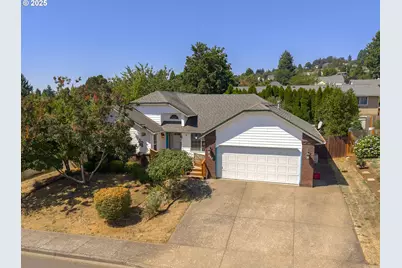310 SW Birch St, Dundee, OR 97115 - Photo 1