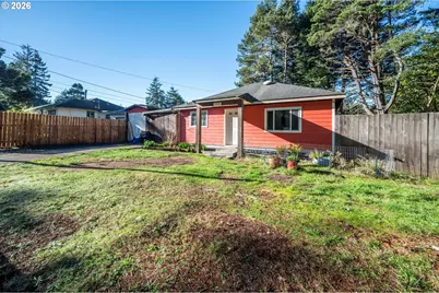 426 Ackerman Ave, Coos Bay, OR 97420 - Photo 1
