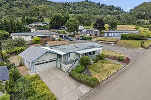 3626 NW Broad St, Roseburg, OR 97471 - Photo 1