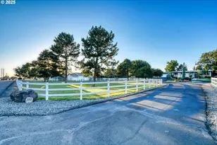 213 E McKinney Ave, Hermiston, OR 97838 - Photo 1