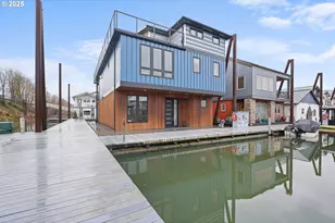 18525 NE Marine Dr, Portland, OR 97230 - Photo 1