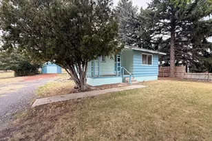 328 S Quincy Ave, Hines, OR 97738 - Photo 1
