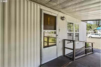101 Athena Ln, Roseburg, OR 97470 - Photo 3
