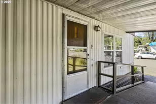 101 Athena Ln, Roseburg, OR 97470 - Photo 3
