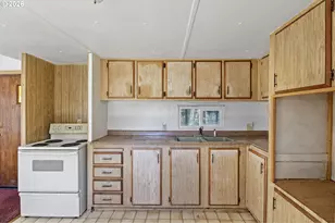 101 Athena Ln, Roseburg, OR 97470 - Photo 9