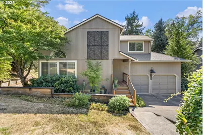5828 SW Huddleson St, Portland, OR 97219 - Photo 1