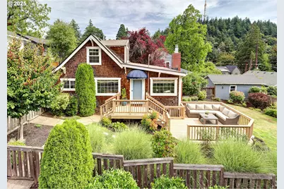 3040 SW 36th Ave, Portland, OR 97221 - Photo 1